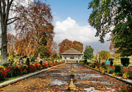 Amritsar & Srinagar Adventure Tour – Chandigarh Start