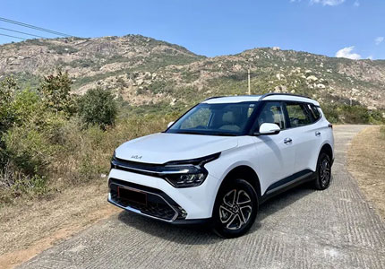 Book Your Kia Carens Taxi in Minutes